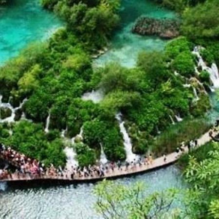 Plitvice Valley Apartments Licko Petrovo Selo Exteriör bild