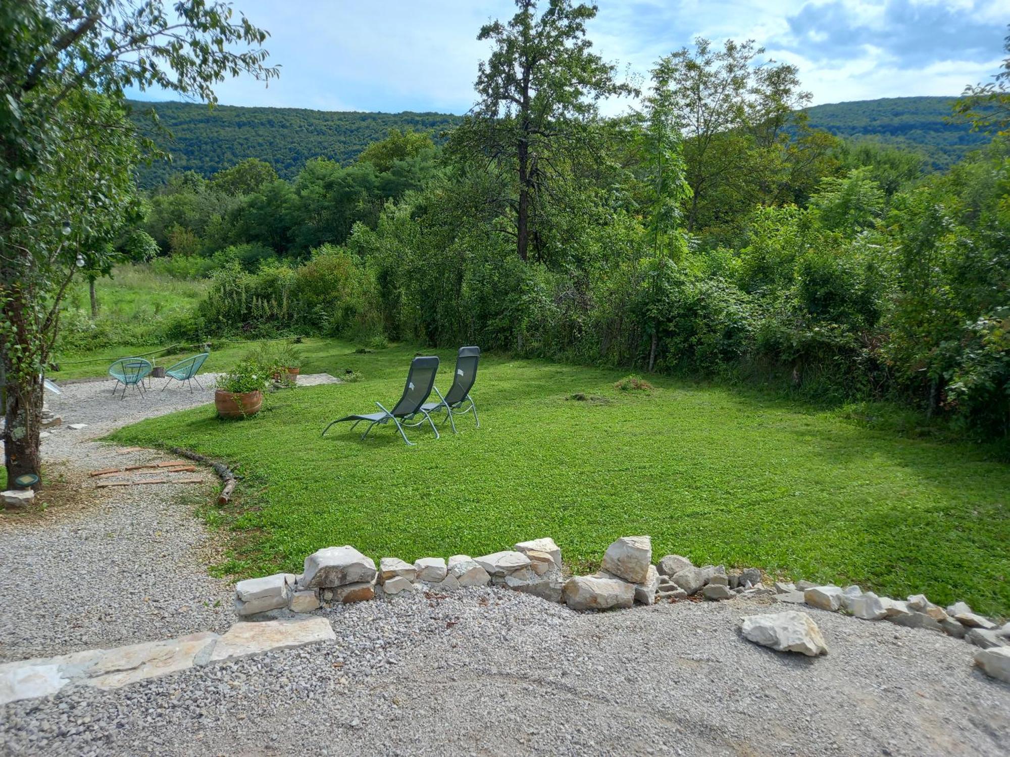 Plitvice Valley Apartments Licko Petrovo Selo Rum bild