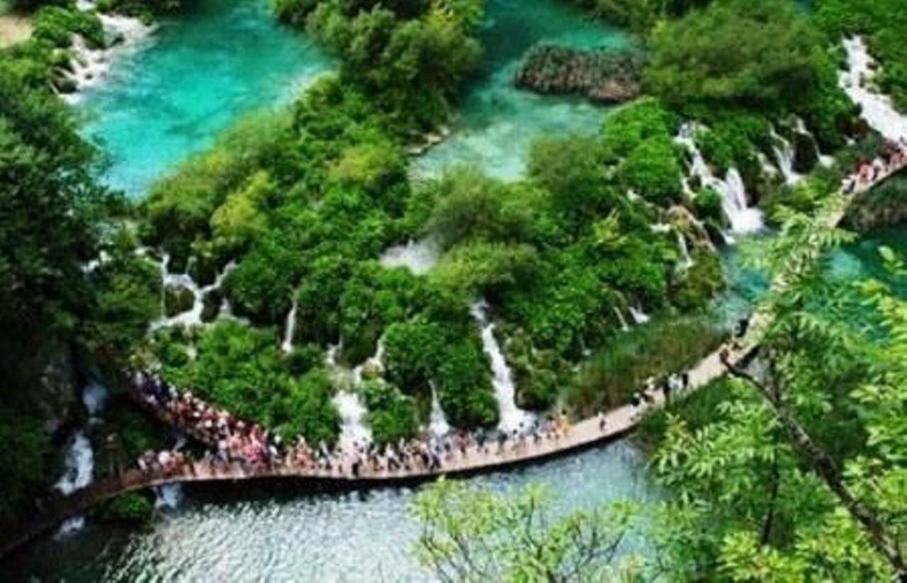 Plitvice Valley Apartments Licko Petrovo Selo Exteriör bild